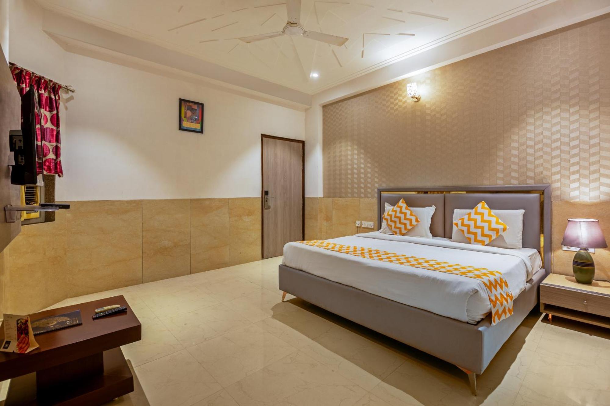 Hotel Delhi 37 By Star Group Near Delhi Airport นิวเดลี ภายนอก รูปภาพ