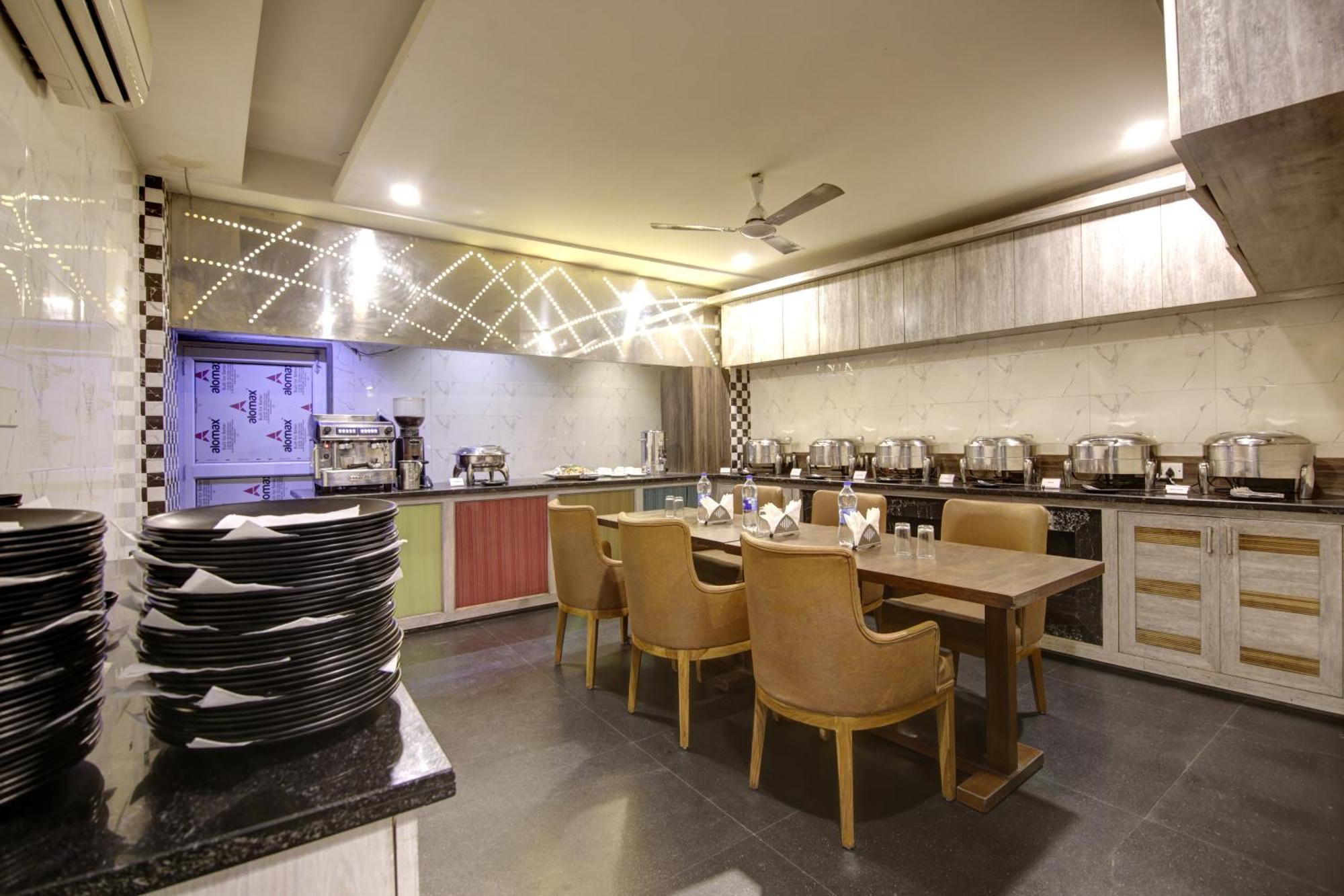 Hotel Delhi 37 By Star Group Near Delhi Airport นิวเดลี ภายนอก รูปภาพ