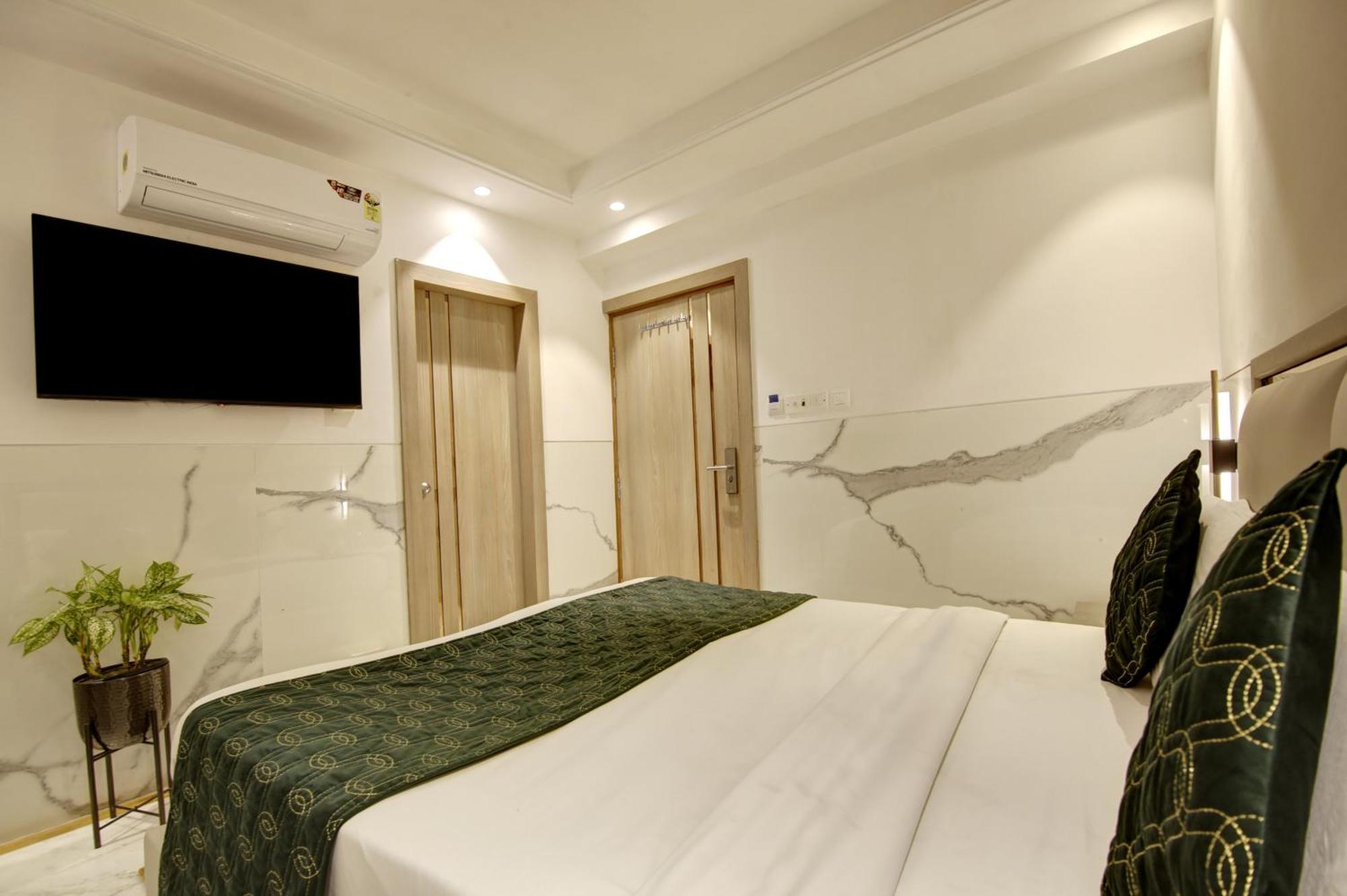 Hotel Delhi 37 By Star Group Near Delhi Airport นิวเดลี ภายนอก รูปภาพ