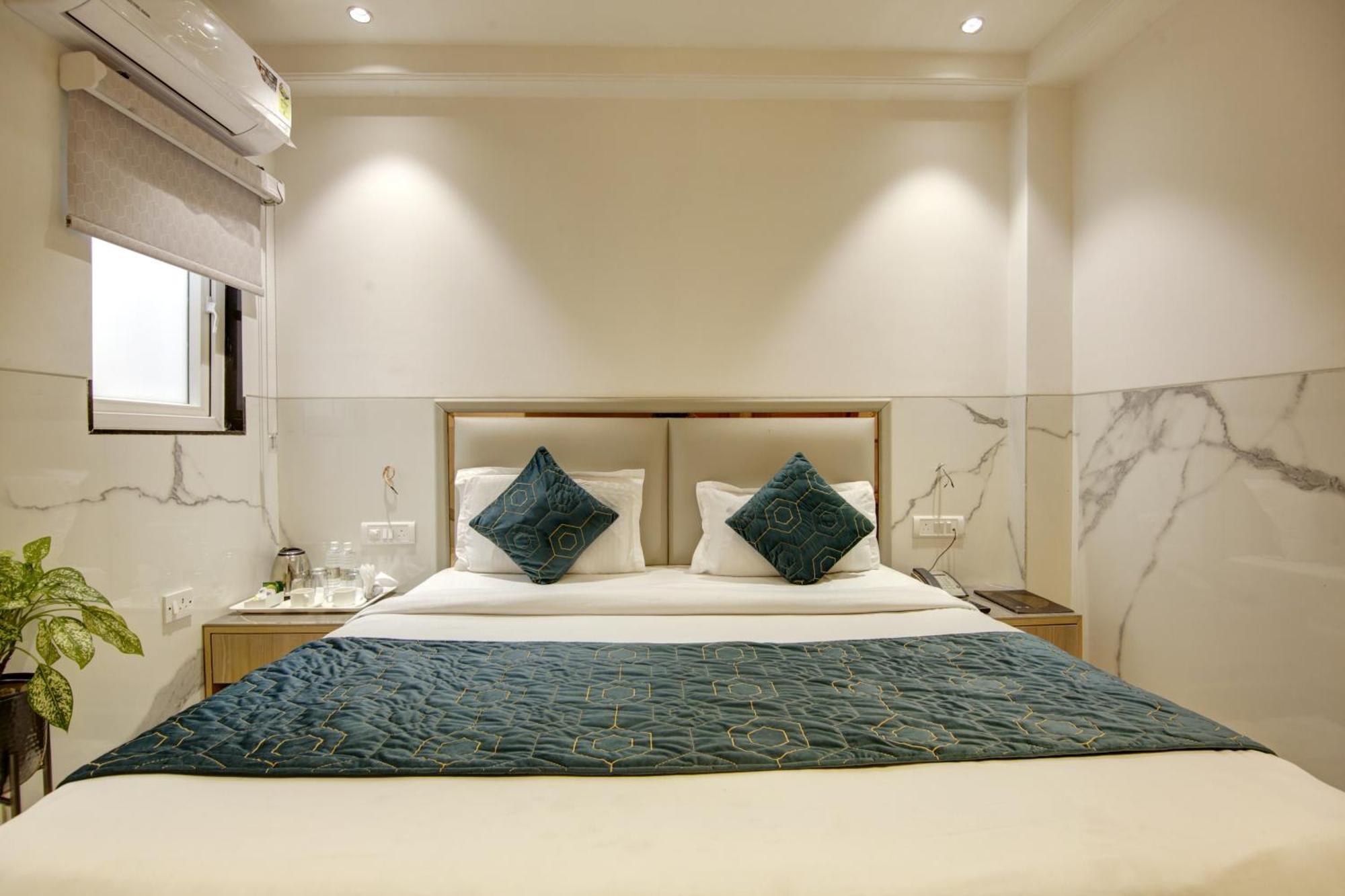 Hotel Delhi 37 By Star Group Near Delhi Airport นิวเดลี ภายนอก รูปภาพ
